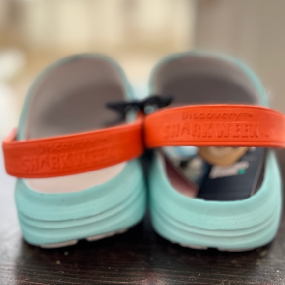 Rugged Shark Men's Size 10 Shark Week Clogs NWT Discovery Channel Blue Orange - Picture 4 of 10